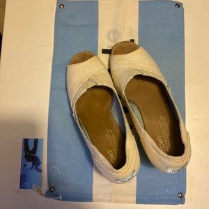 Worn once! Cute Ivory Glitter Peep Toe Wedge!